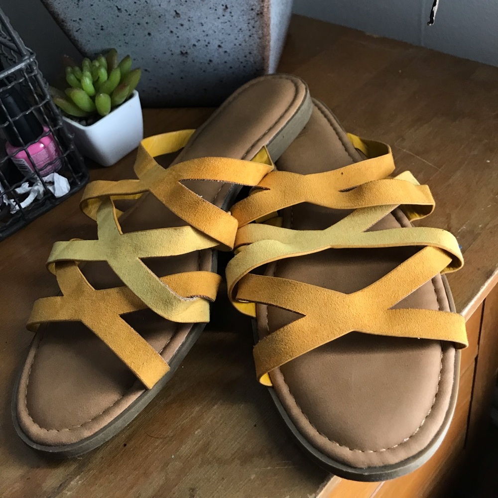 Sandals - Picture 3 of 3